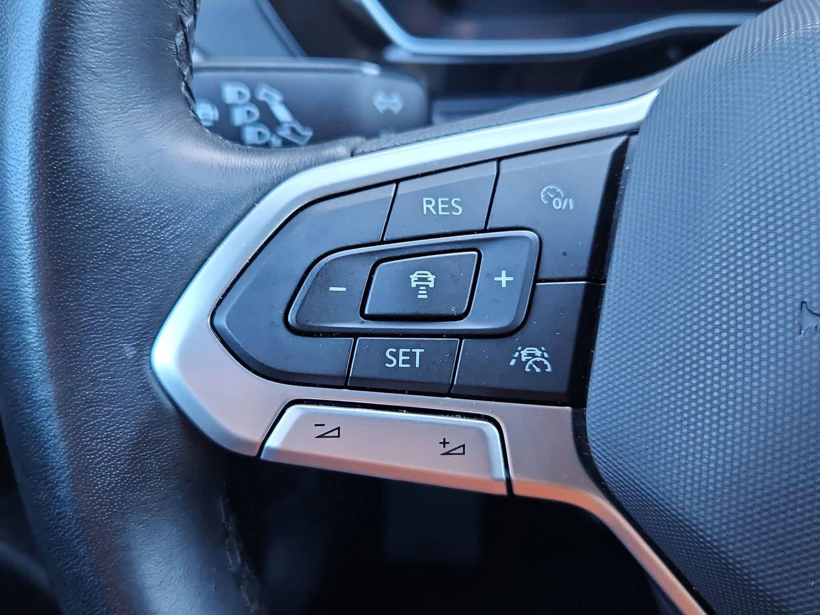 Certified 2024 Volkswagen Jetta S FWD image 22