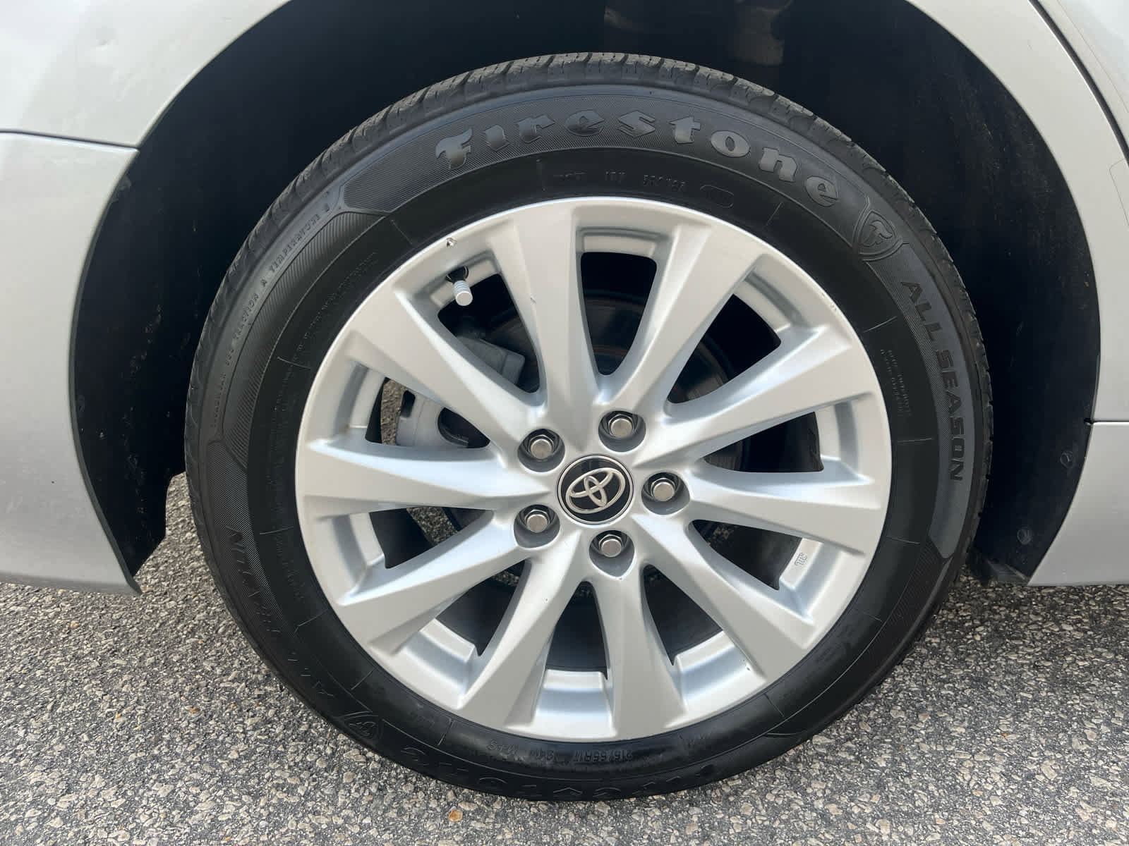 Used 2020 Toyota Camry LE image 27