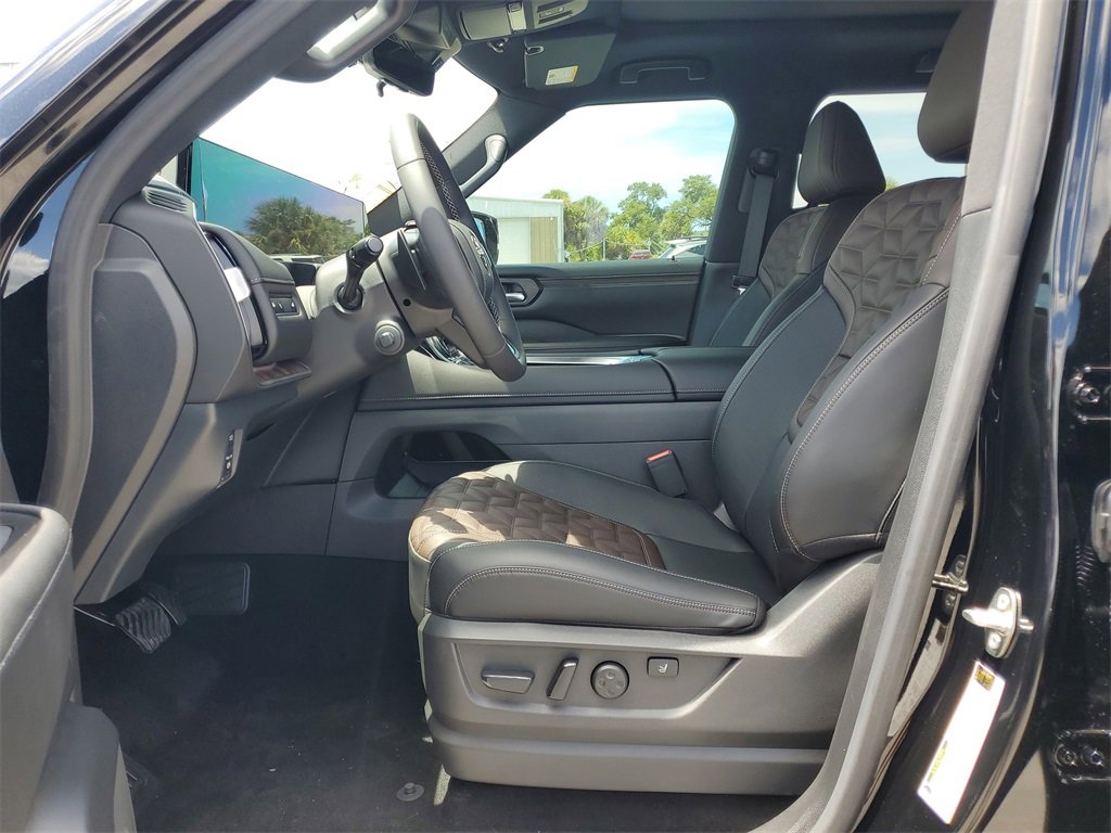 New 2025 Nissan Armada Platinum Reserve image 11