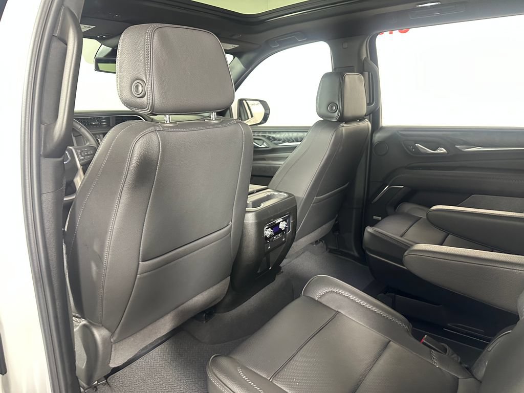 Used 2024 GMC Yukon XL Denali AWD/4WD image 22