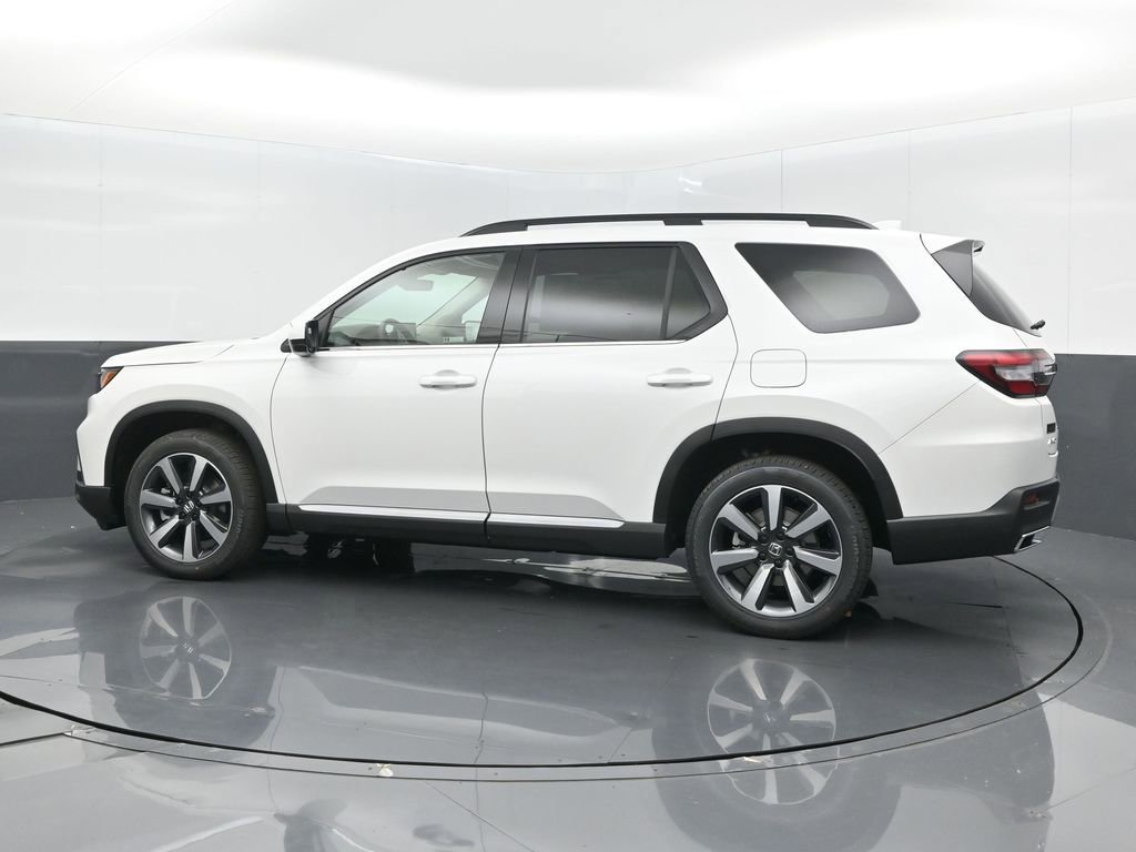 New 2025 Honda Pilot Touring image 13