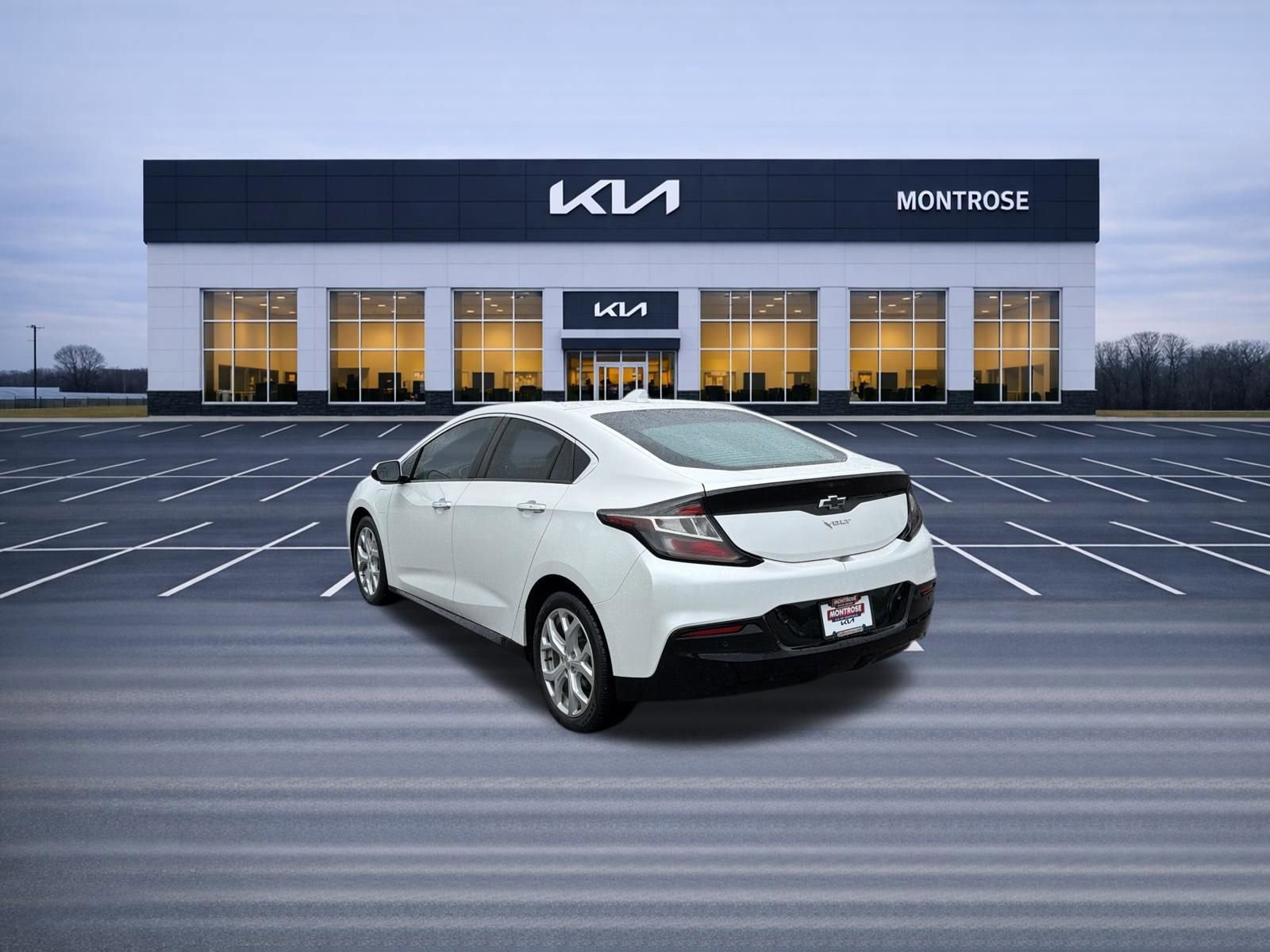 Used 2018 Chevrolet Volt Premier w/ Driver Confidence Package FWD image 7