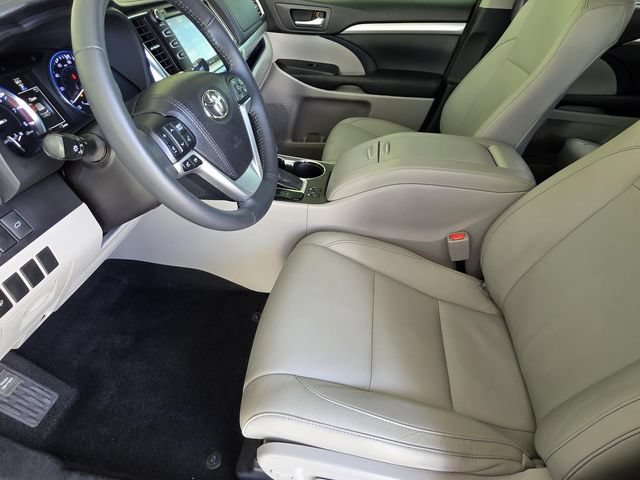 Used 2015 Toyota Highlander XLE FWD image 6