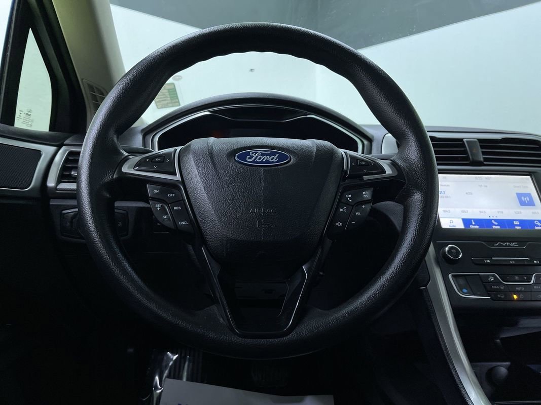 Used 2020 Ford Fusion SE image 20