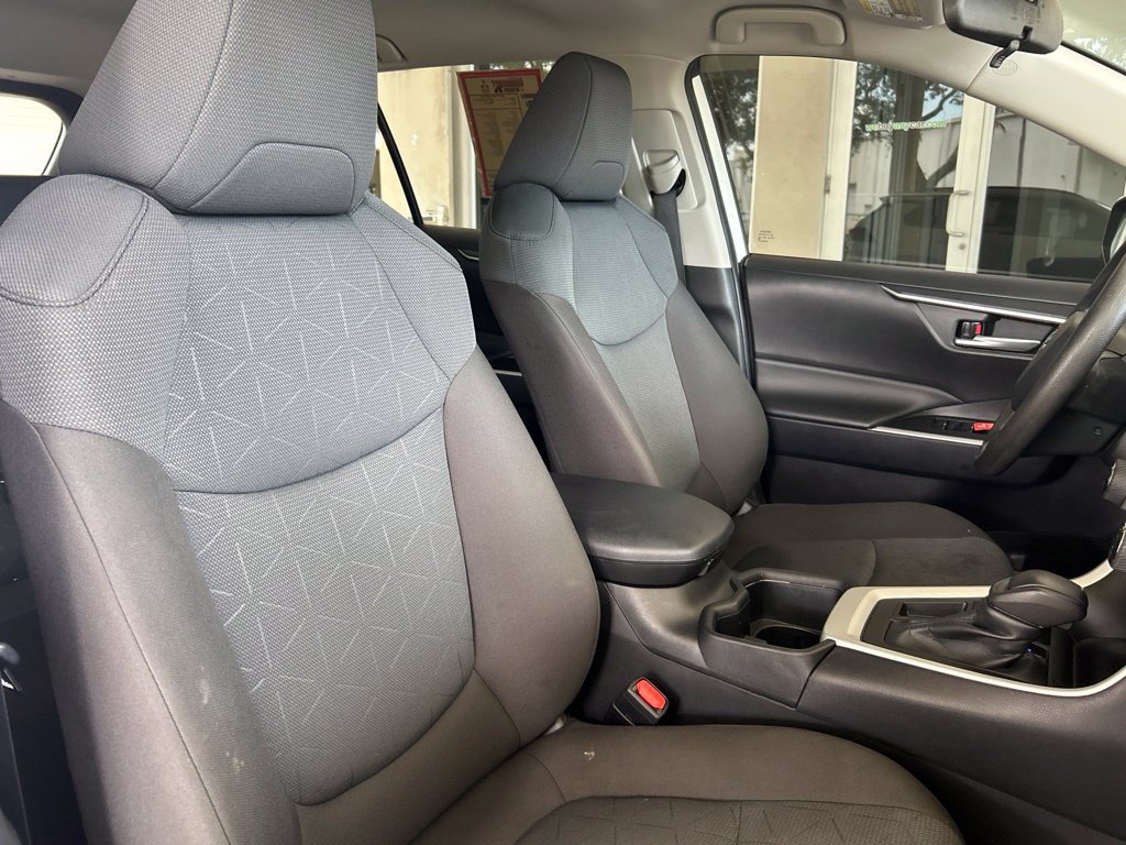 Used 2025 Toyota RAV4 XLE FWD image 22