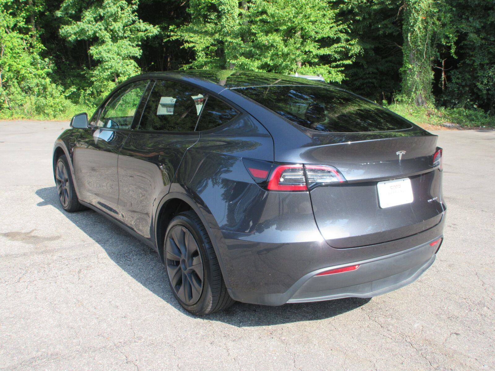 Used 2025 Tesla Model Y Long Range AWD/4WD image 7
