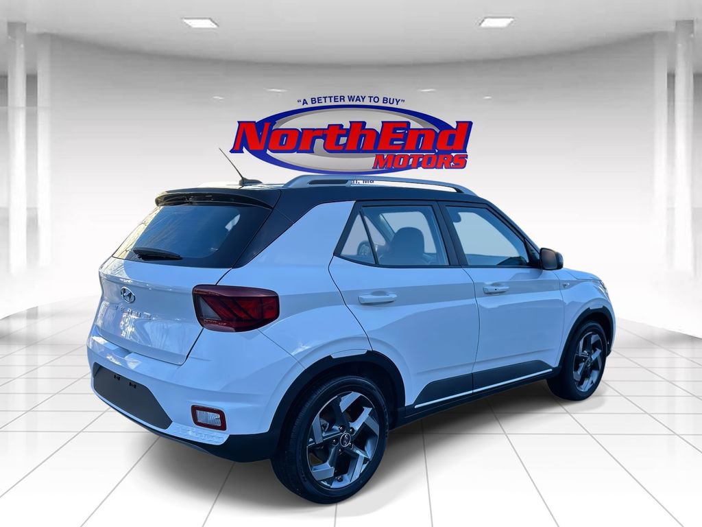 Used 2025 Hyundai Venue Limited image 3