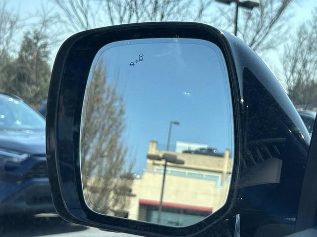 Used 2024 INFINITI QX80 Luxe image 16