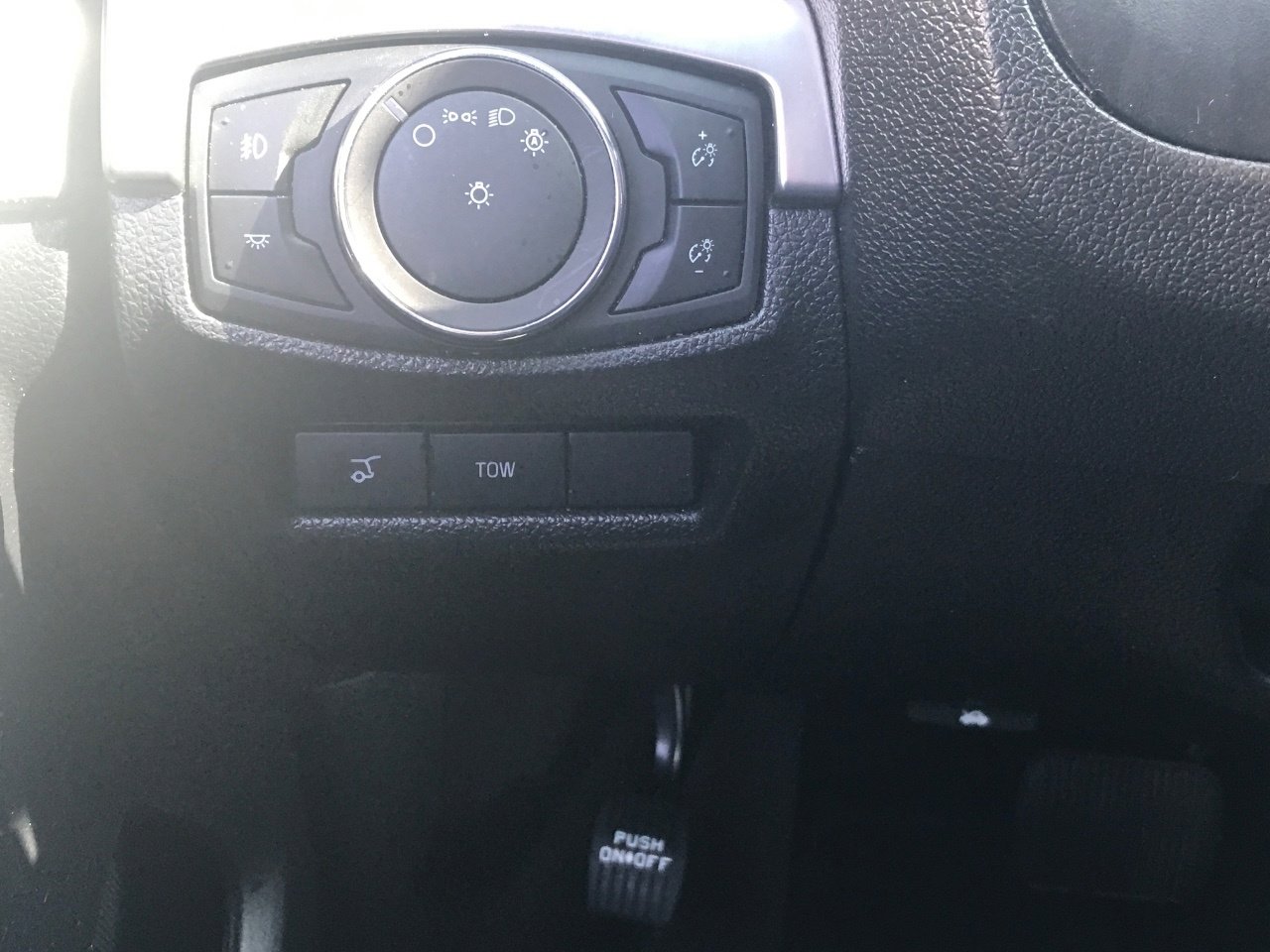 Used 2018 Ford Explorer XLT w/ Equipment Group 202A image 18