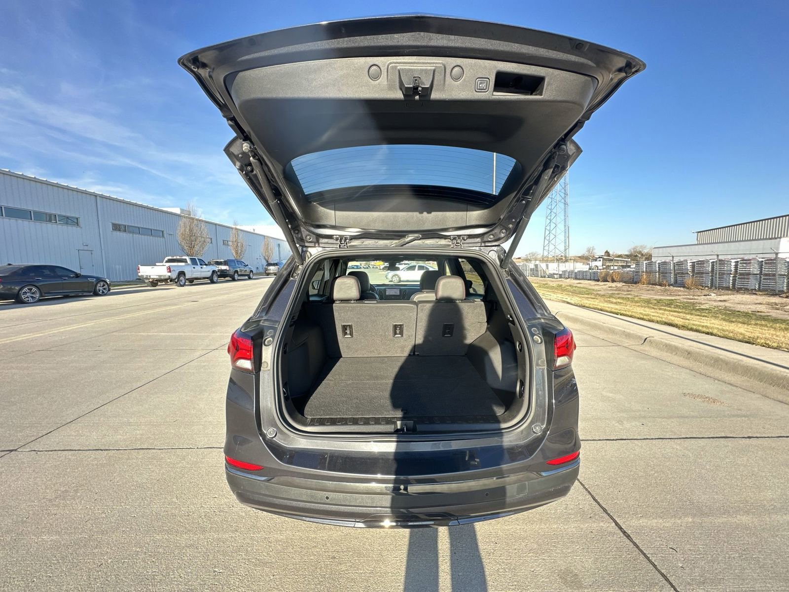 Used 2022 Chevrolet Equinox RS w/ Infotainment Package FWD image 26
