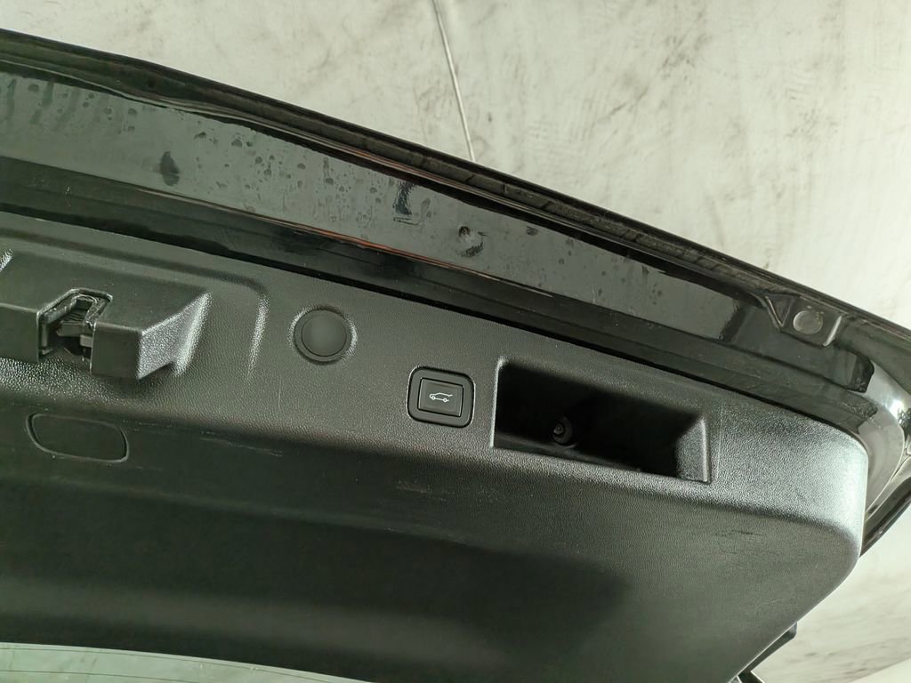 Certified 2021 Chevrolet Equinox Premier w/ Redline Edition image 21