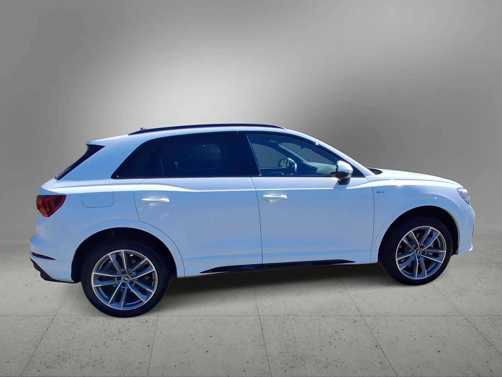 Used 2023 Audi Q3 2.0T Premium w/ Black Optic Sport Package AWD/4WD image 9