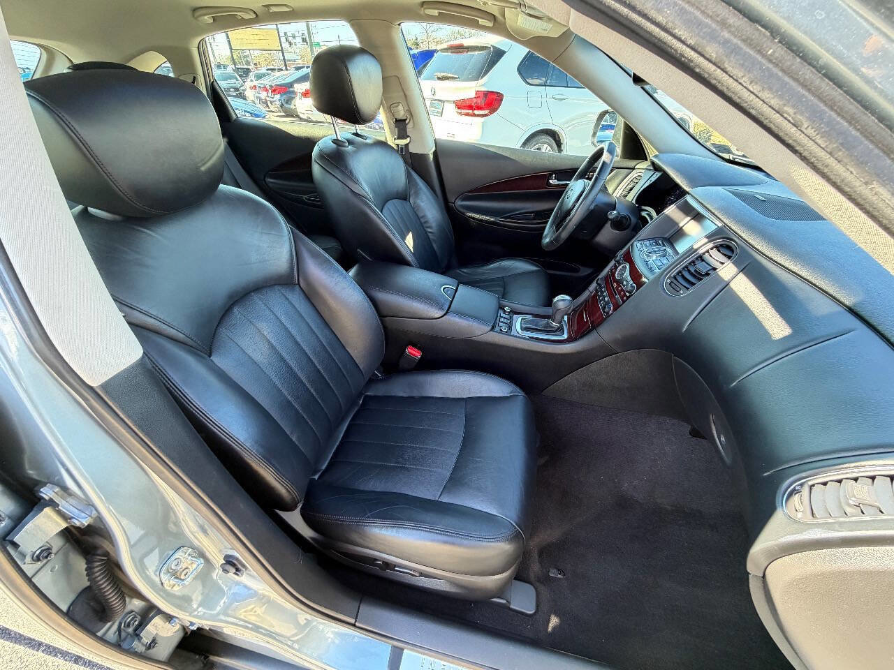 Used 2016 INFINITI QX50 Journey w/ Premium Package image 15