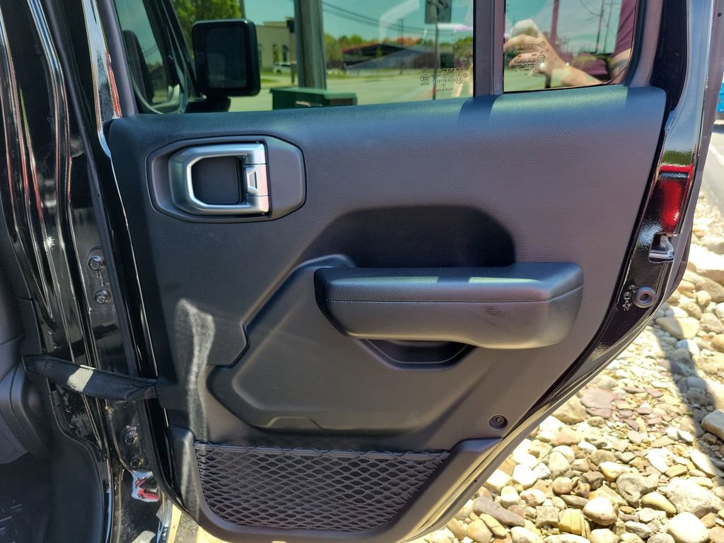 Used 2020 Jeep Wrangler Unlimited Rubicon w/ Steel Bumper Group AWD/4WD image 13