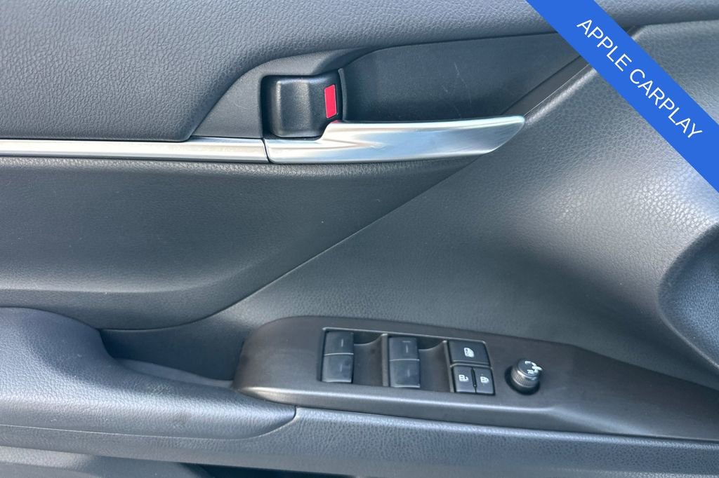 Used 2024 Toyota Camry SE image 11