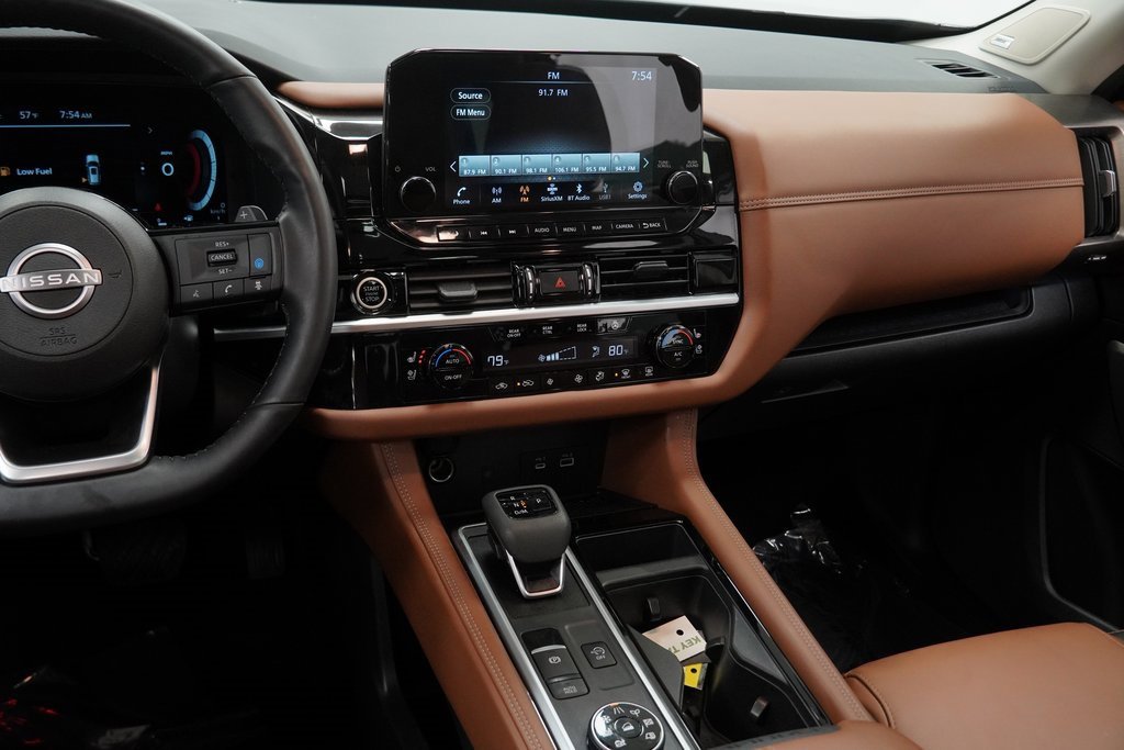 Used 2024 Nissan Pathfinder Platinum w/ Cargo Package image 28