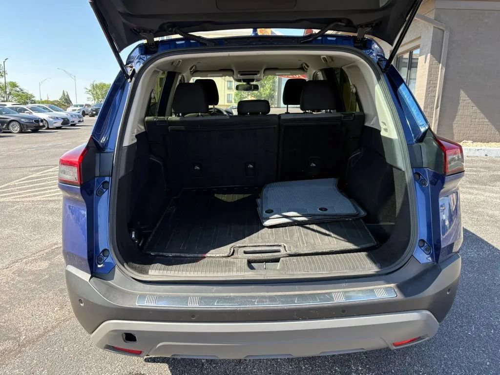 Used 2023 Nissan Rogue SV AWD/4WD image 9
