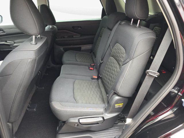 Used 2025 Nissan Pathfinder S FWD image 14