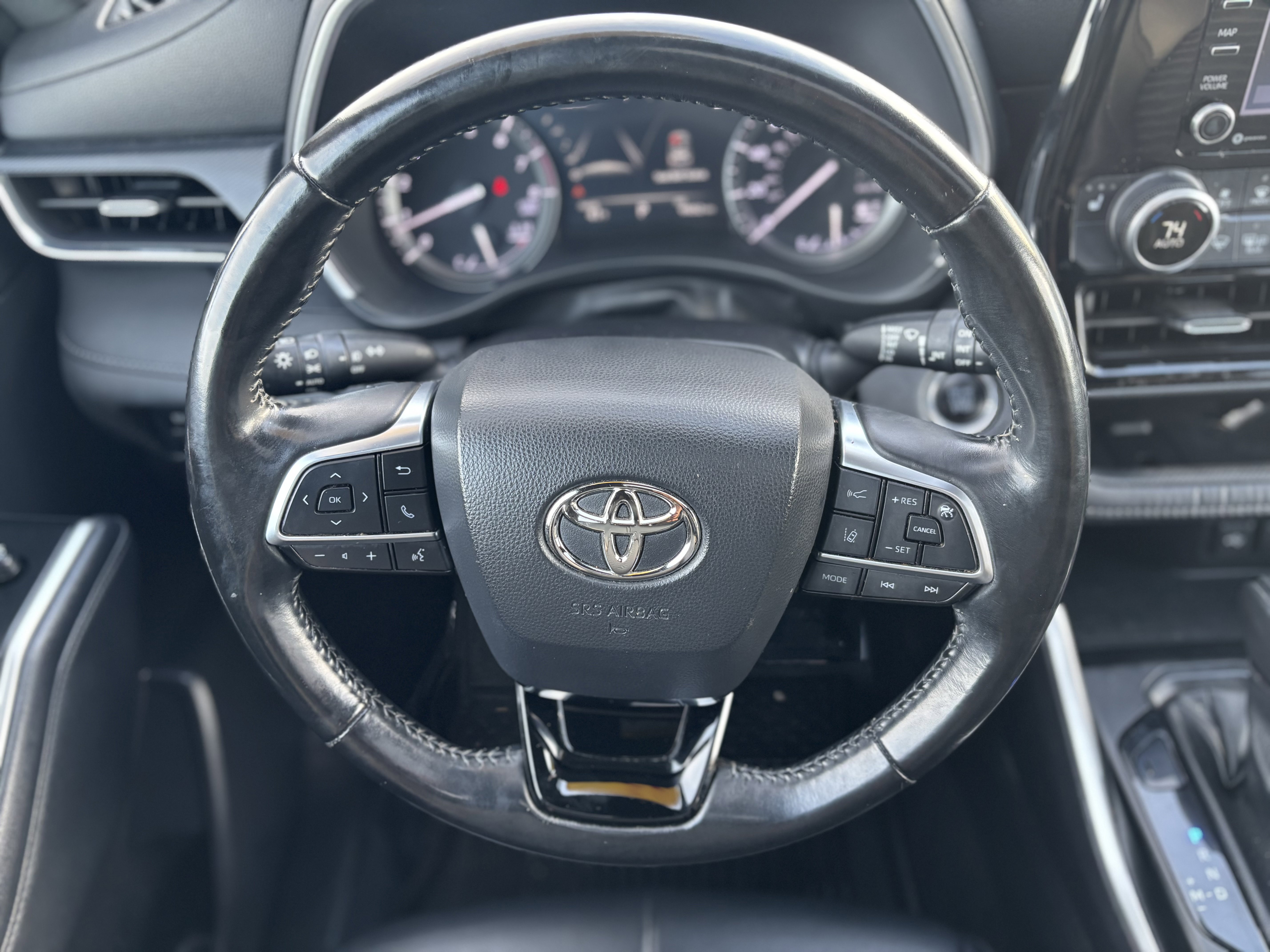 Used 2021 Toyota Highlander XSE image 28