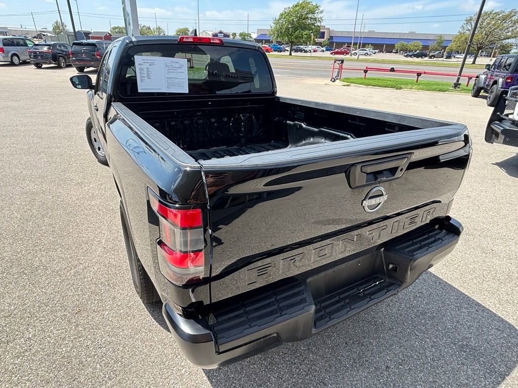 Used 2022 Nissan Frontier S image 6