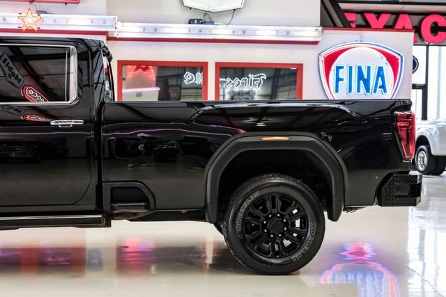 Used 2022 GMC Sierra 3500 Denali w/ Denali Black Diamond Edition image 14