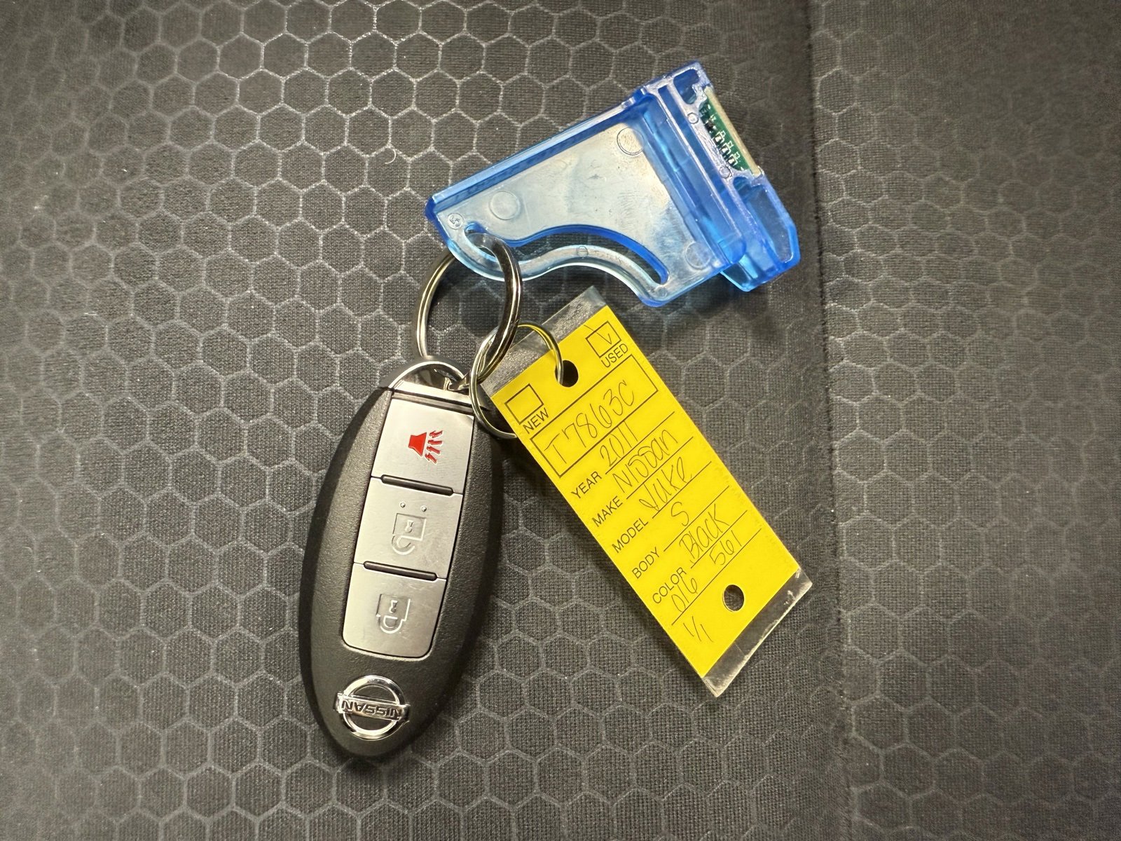 Used 2011 Nissan Juke SV w/ Interior Illumination Pkg image 25