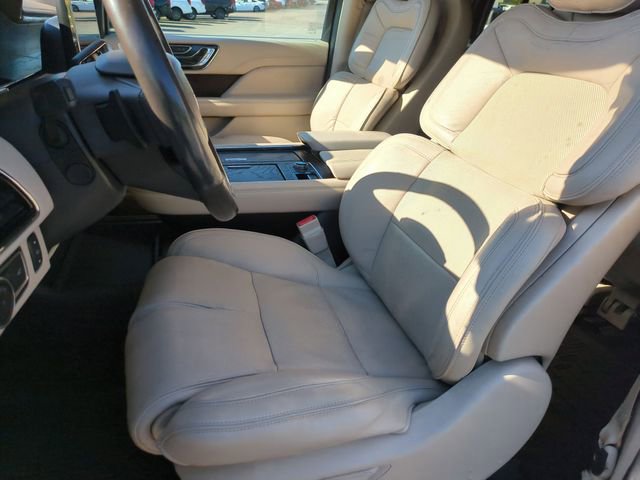 Used 2018 Lincoln Navigator Reserve w/ Technology Package AWD/4WD image 14
