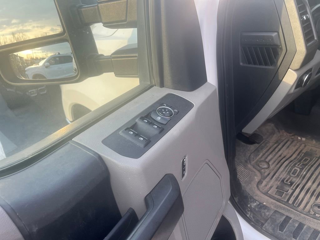 Used 2020 Ford F250 XL w/ Power Equipment Group image 12
