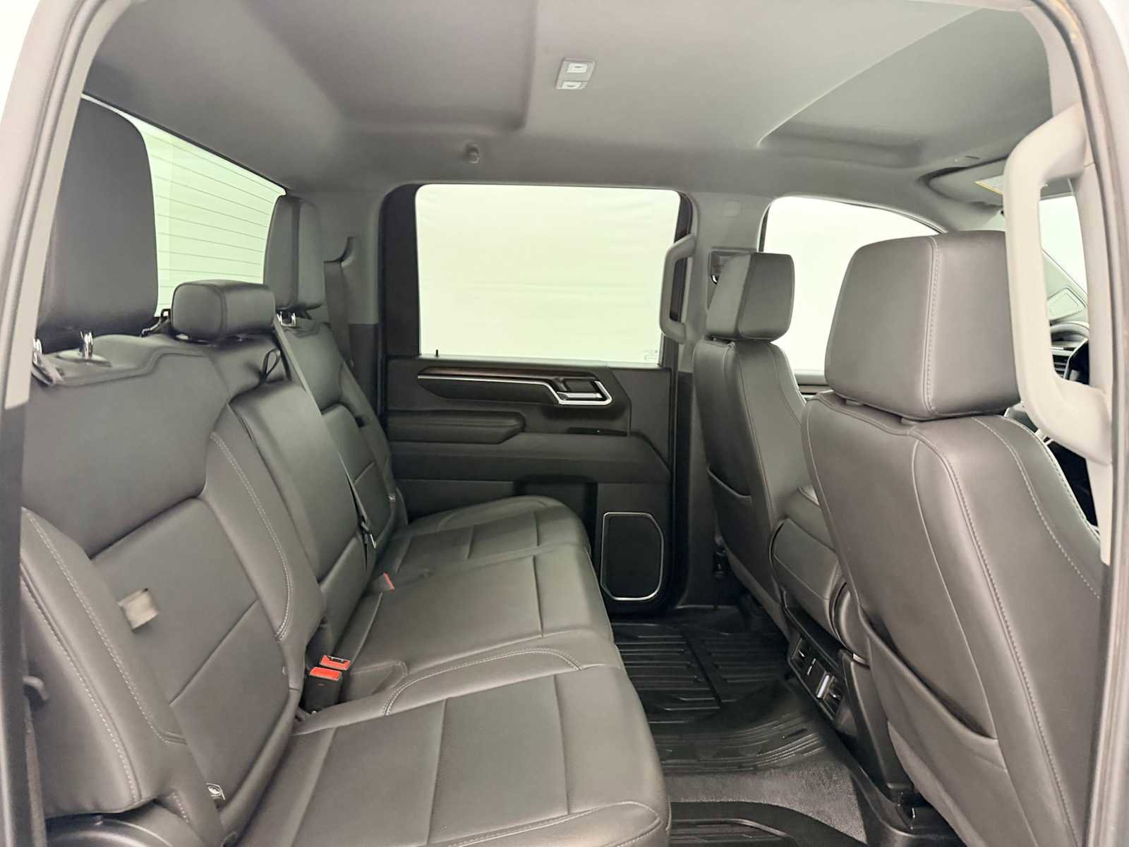 Used 2025 GMC Sierra 3500 SLT w/ X31 Off-Road Package image 23