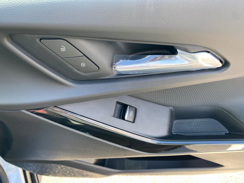 Used 2026 Chevrolet Equinox RS image 10