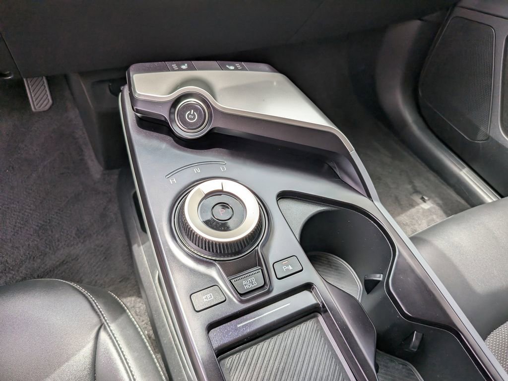 Certified 2025 Kia EV6 Light w/ Light LR Technology Package RWD image 25