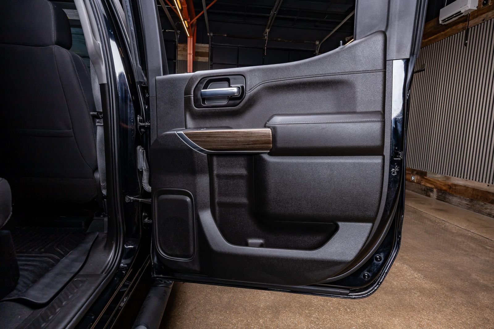 Used 2021 Chevrolet Silverado 1500 RST AWD/4WD image 36