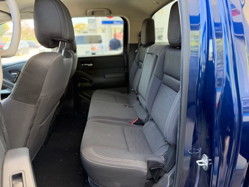 Used 2022 Nissan Frontier SV AWD/4WD image 4