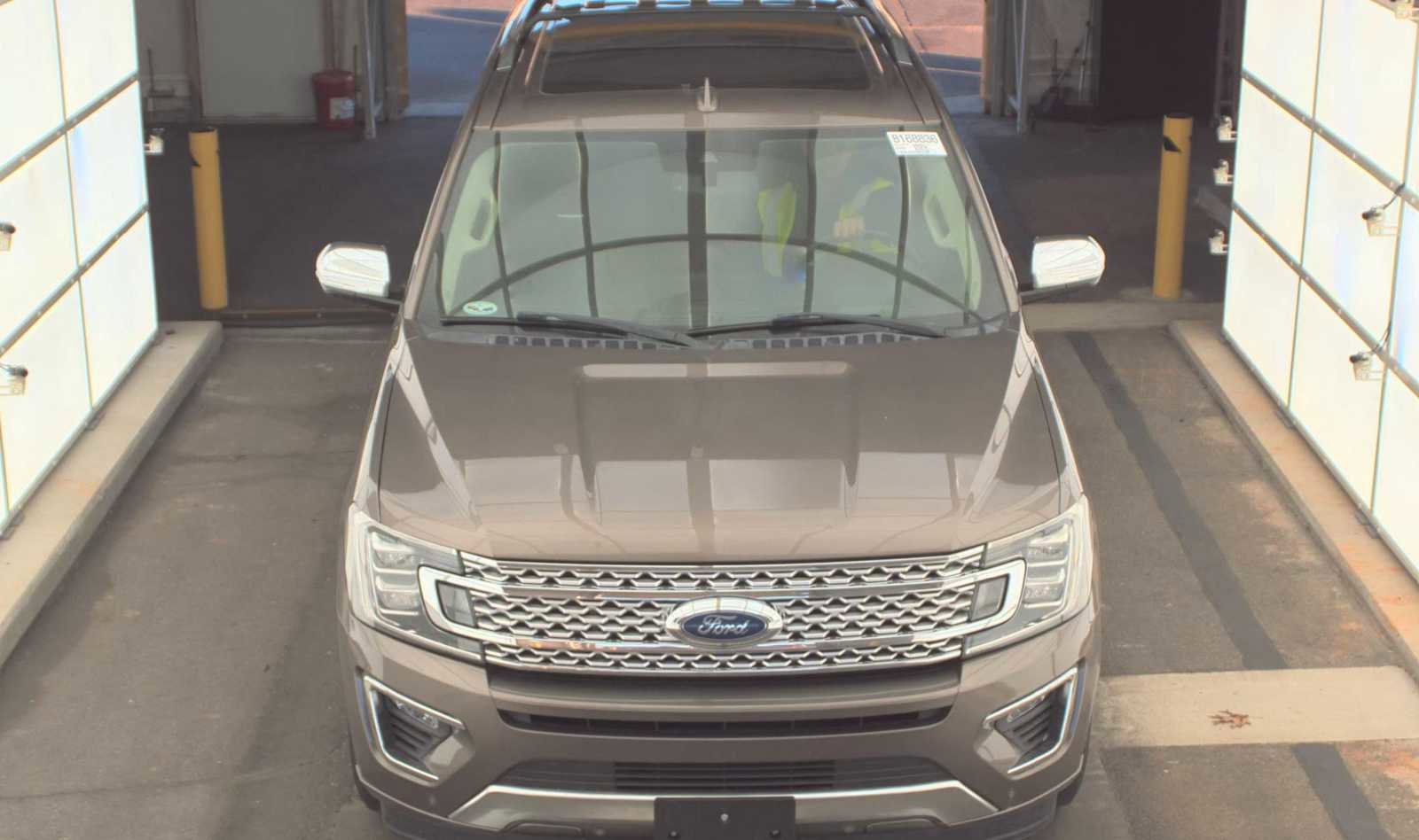Used 2018 Ford Expedition Platinum image 2