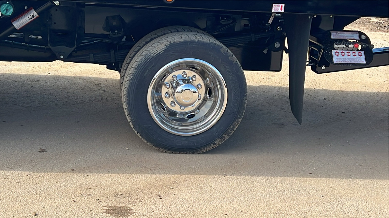 New 2025 RAM 5500 4x4 Regular Cab image 12