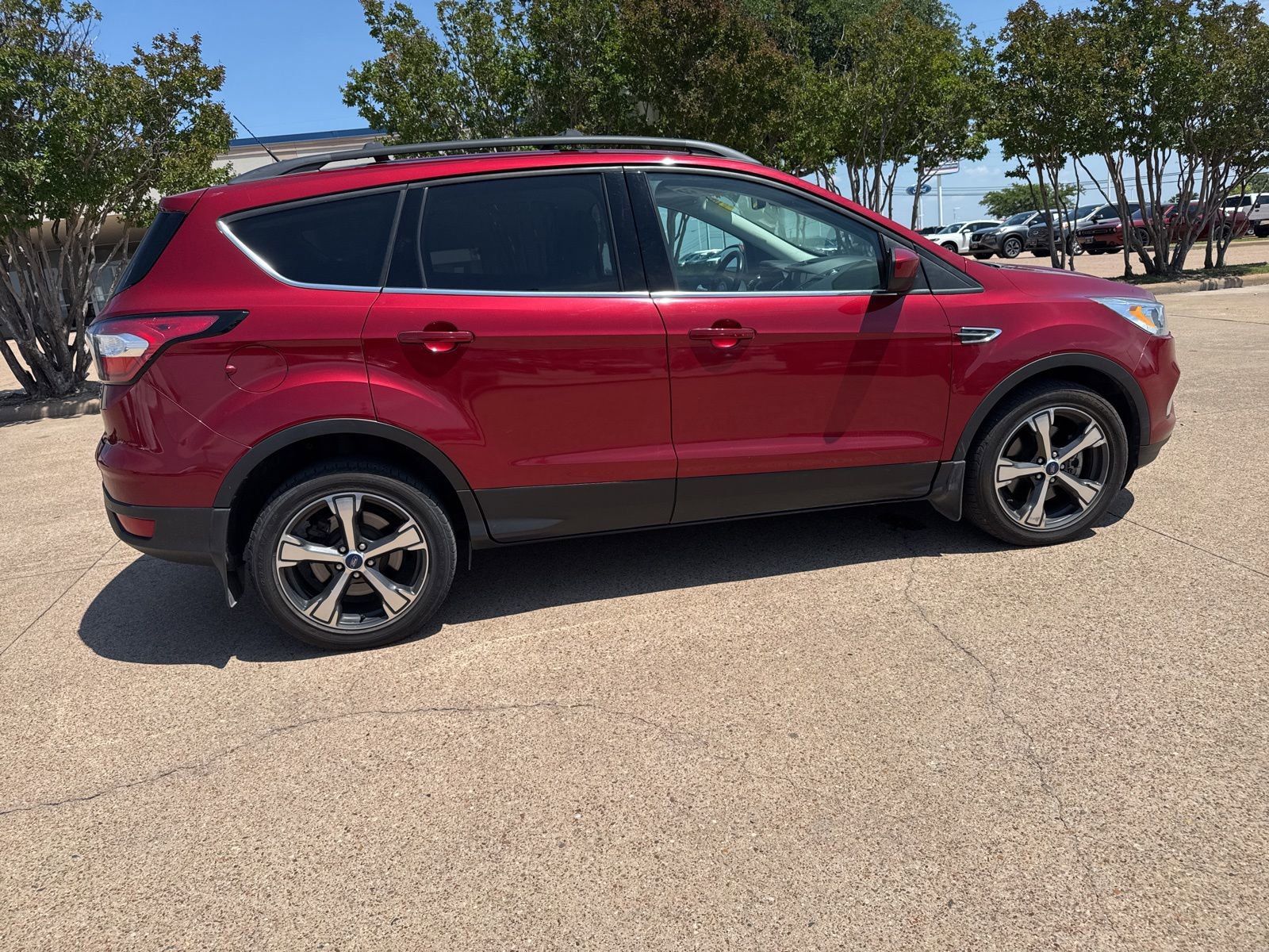 Used 2018 Ford Escape SEL w/ Ford Safe & Smart Package AWD/4WD image 8