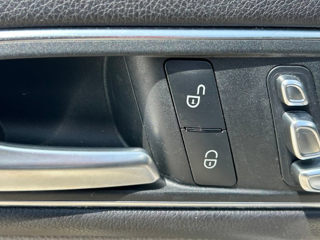 Used 2018 Mercedes-Benz CLA 250 4MATIC image 24