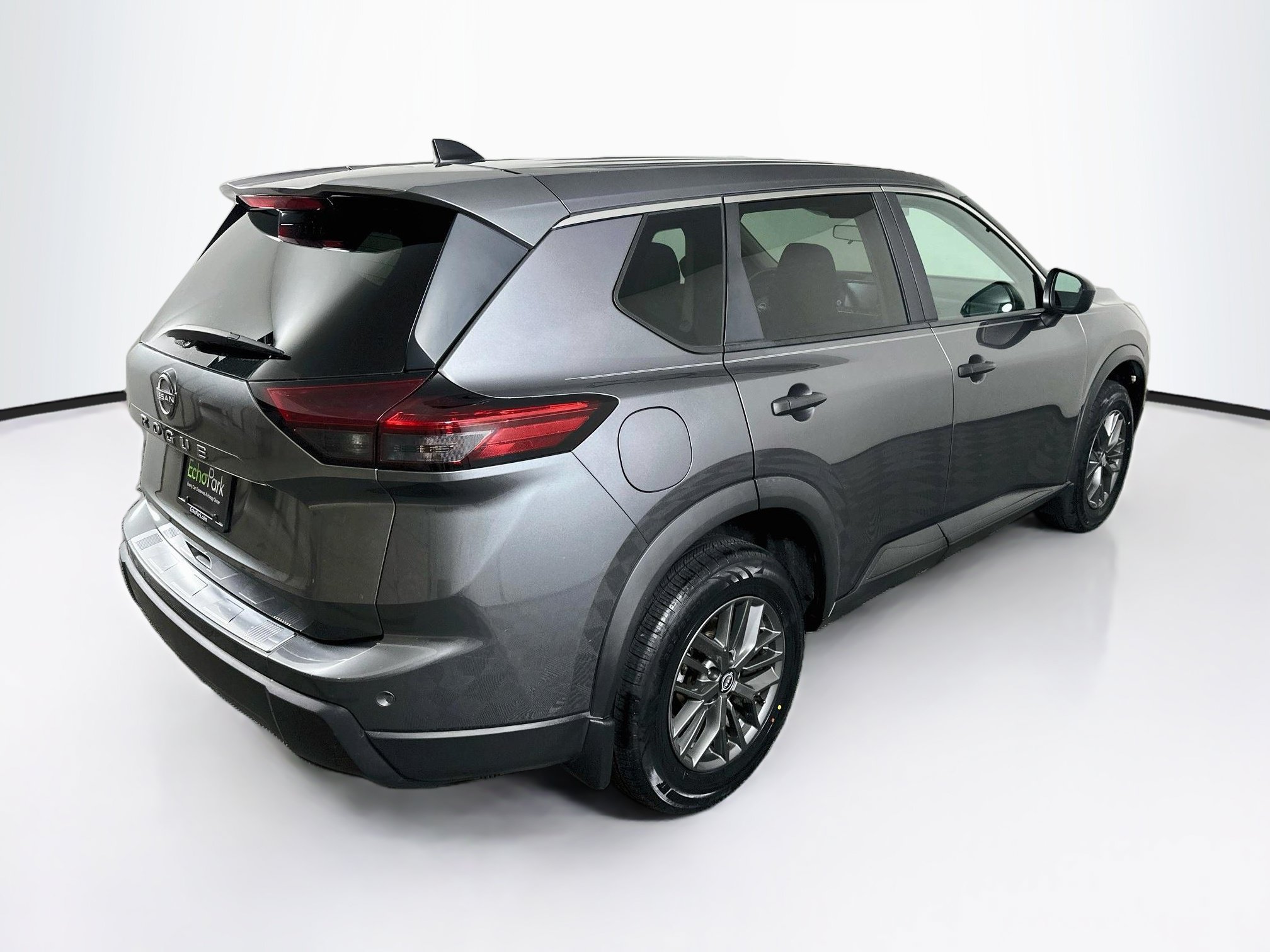 Used 2024 Nissan Rogue S FWD image 9