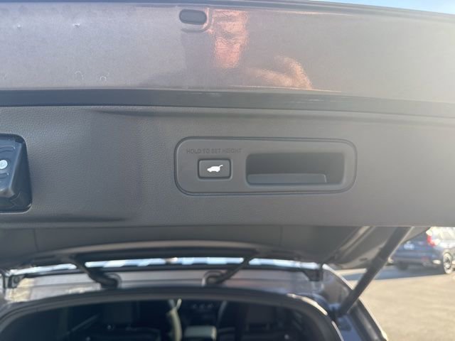 Used 2025 Honda Pilot Black Edition image 36