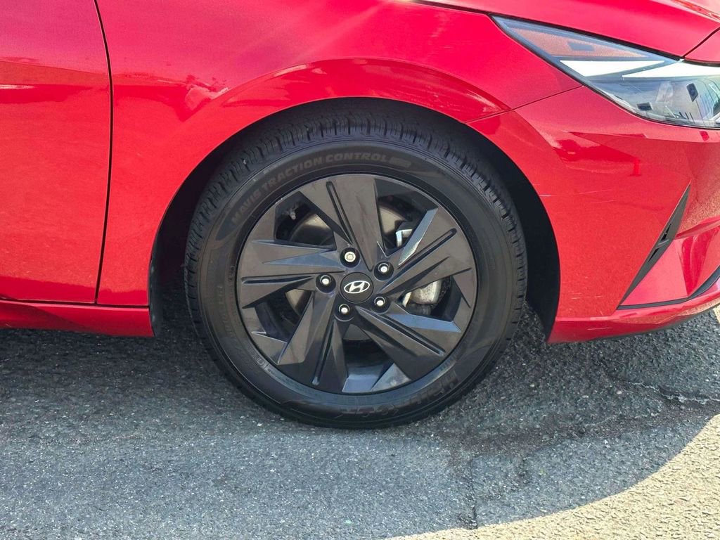 Used 2023 Hyundai Elantra SEL FWD image 6