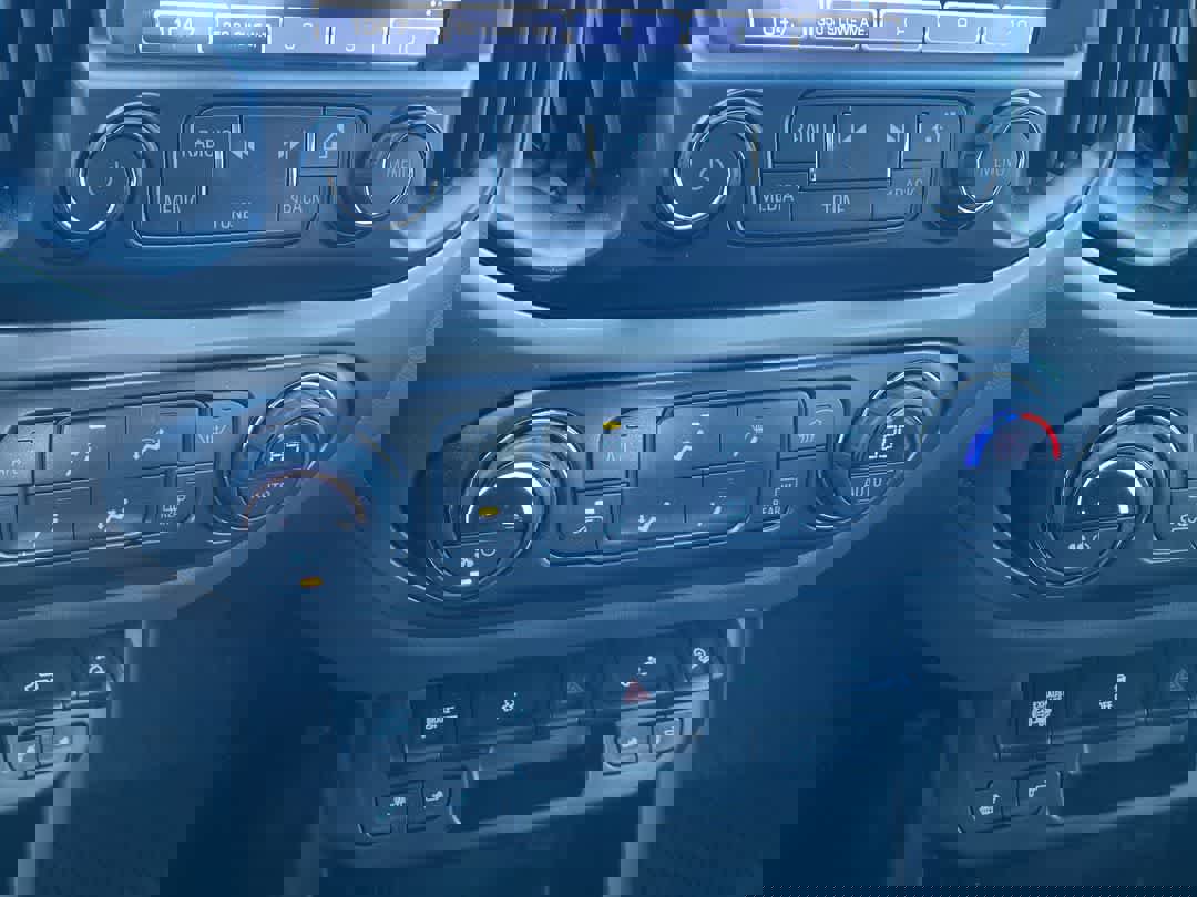 Used 2018 Chevrolet Colorado Z71 w/ Centennial Edition image 19