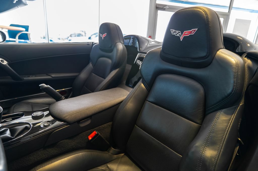 Used 2013 Chevrolet Corvette 427 w/ 1SB Preferred Equipment Group RWD image 6