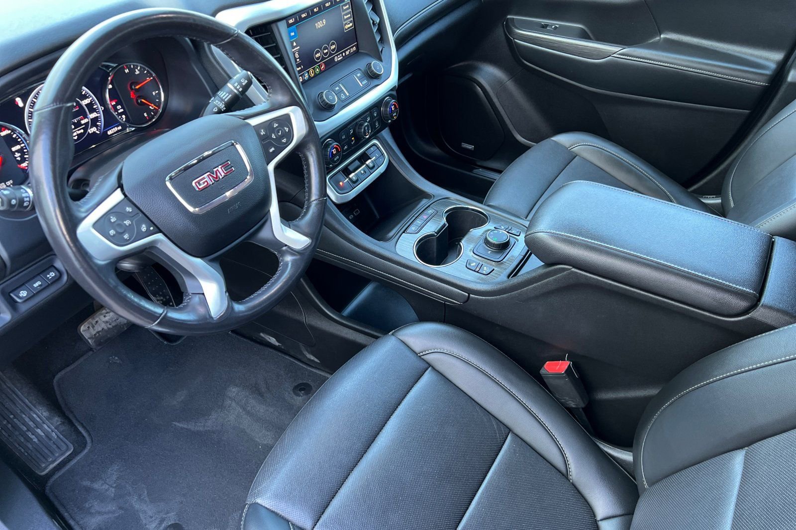 Used 2021 GMC Acadia SLT w/ Technology Package AWD/4WD image 9