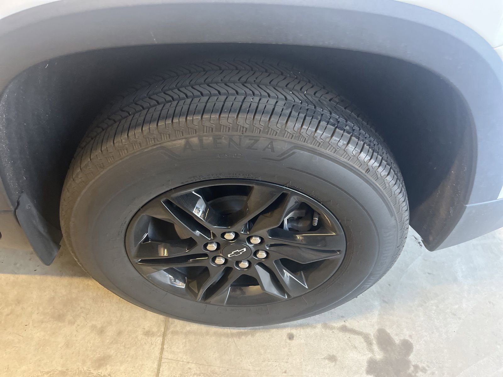 Certified 2023 Chevrolet Traverse LS w/ Midnight/Sport Edition image 8