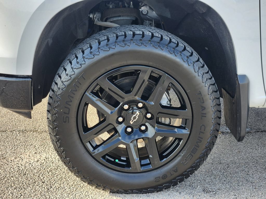 Certified 2024 Chevrolet Silverado 1500 Custom Trail Boss w/ Dark Appearance Package AWD/4WD image 10