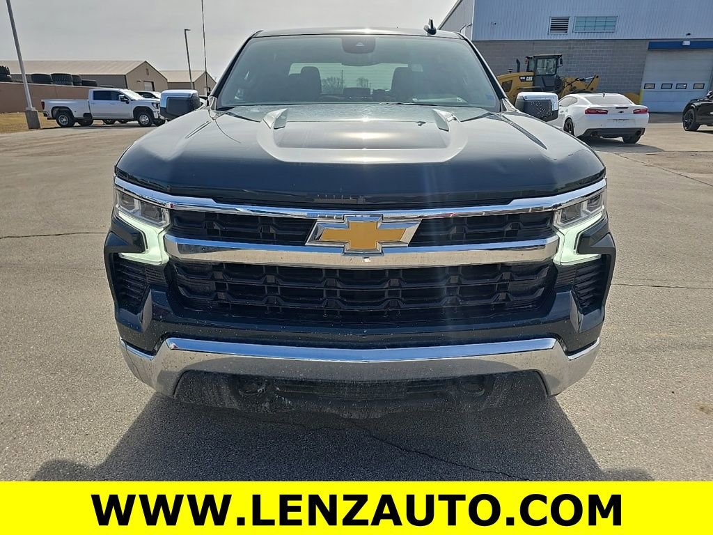 Used 2025 Chevrolet Silverado 1500 LT image 2