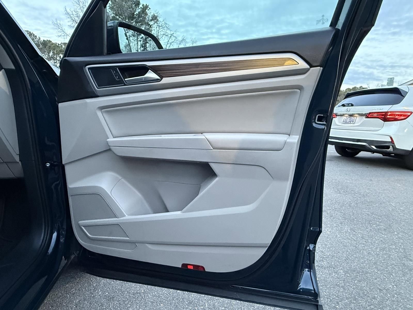 Used 2021 Volkswagen Atlas SE image 20