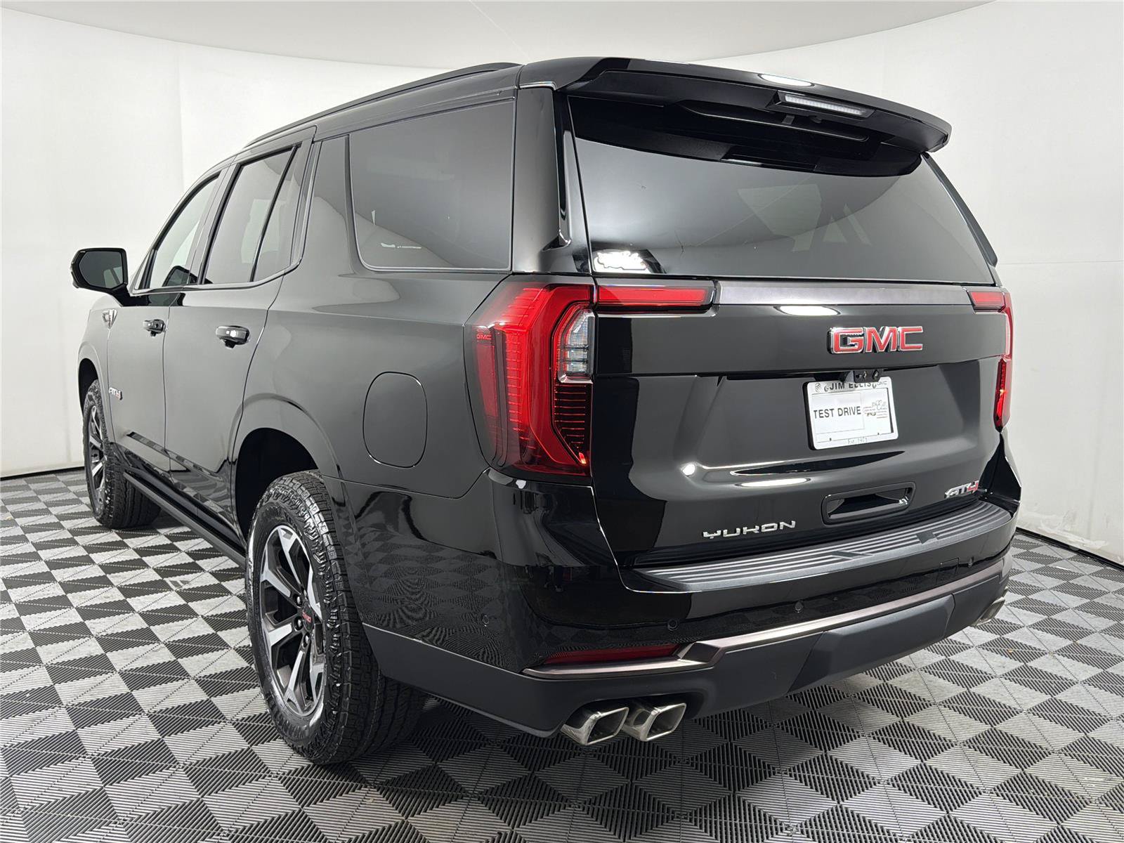 New 2026 GMC Yukon AT4 Ultimate w/ LPO, Floor Liner Package AWD/4WD image 4