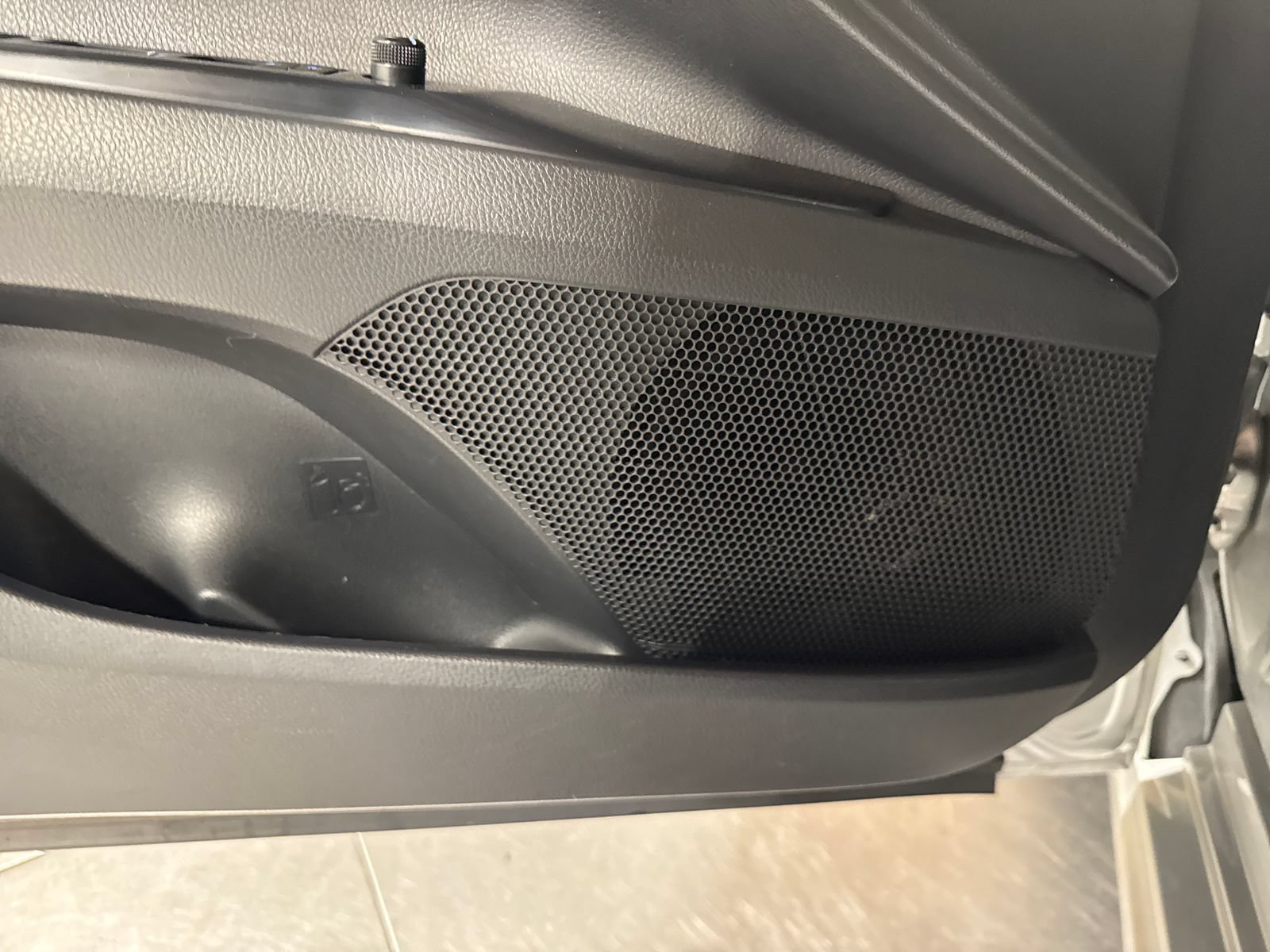 Used 2018 Toyota Camry SE FWD image 22