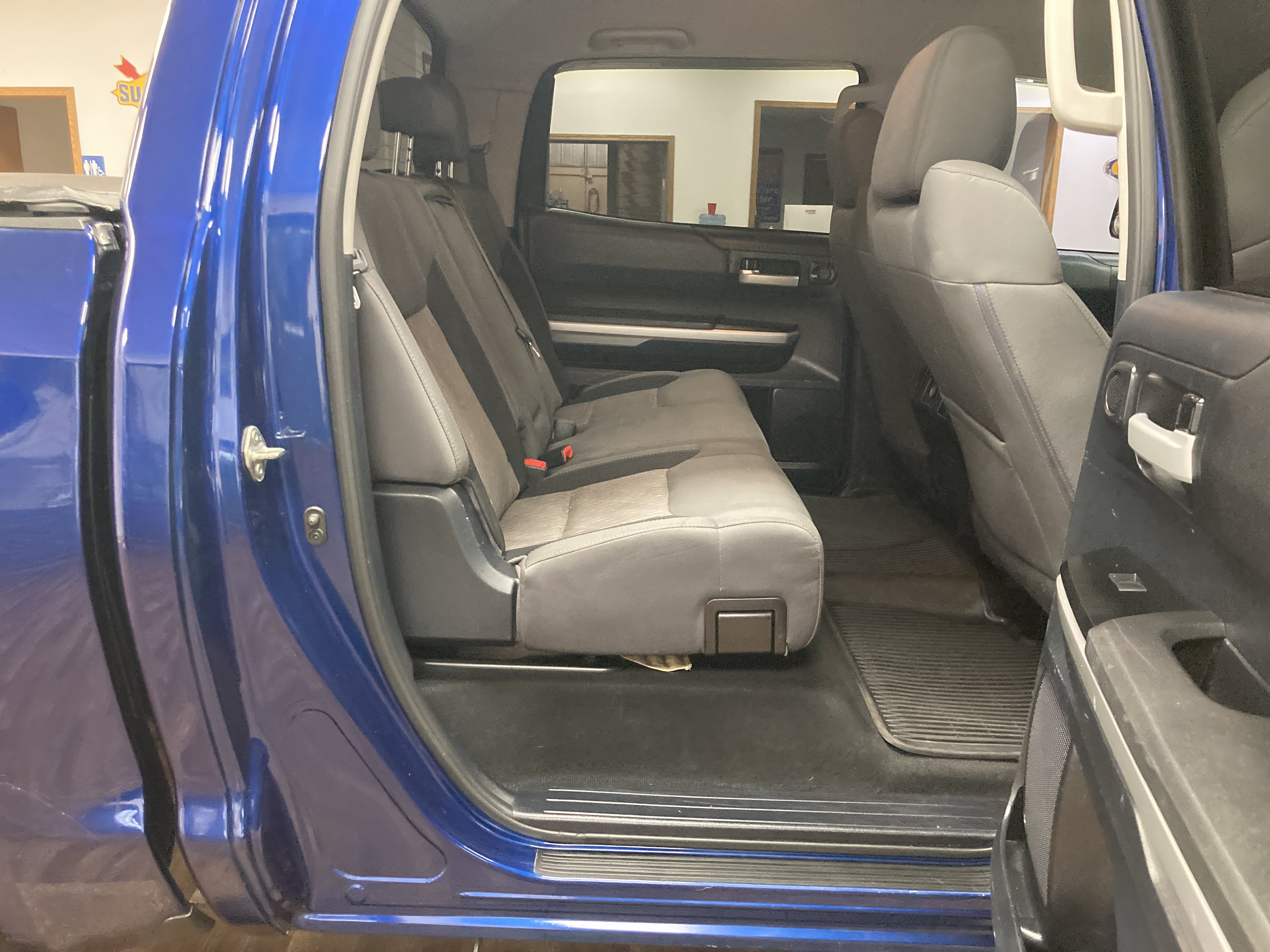 Used 2014 Toyota Tundra SR5 w/ SR5 Upgrade Package AWD/4WD image 15
